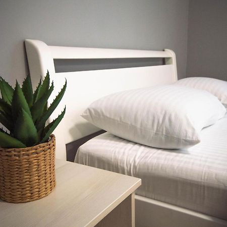 Kyiv Lesi 3 Studio Apartment Екстериор снимка